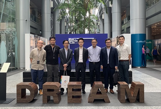 Researcher visited Singapore government's Urban Redevelopment Authority(URA) and JTC corporation.